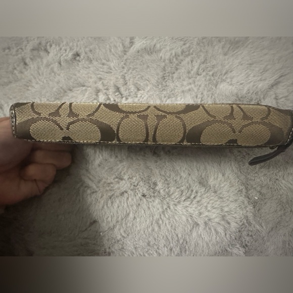 Brown Coach Wallet - Picture 8 of 8